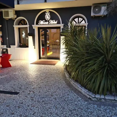 Hotel Momi's 3*