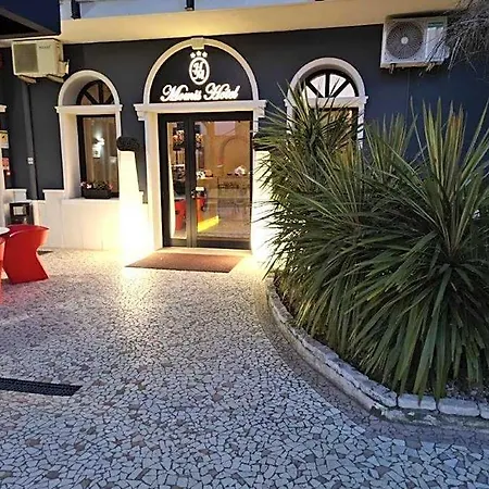 Hotel Momi's 3*