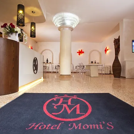 Momi's 3*