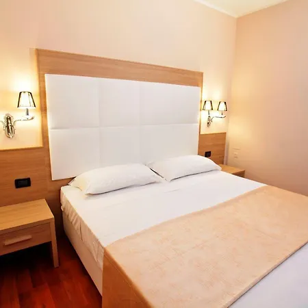 호텔 Momi's