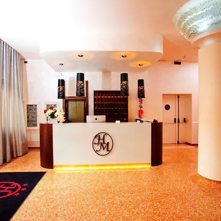 Momi's Hotel 3*