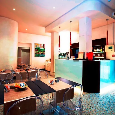 Momi's Hotel 3*