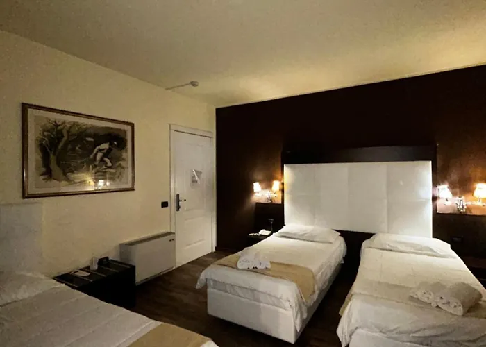 Hotel Momi's 3*