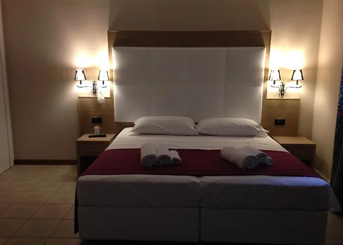 Momi's Hotel